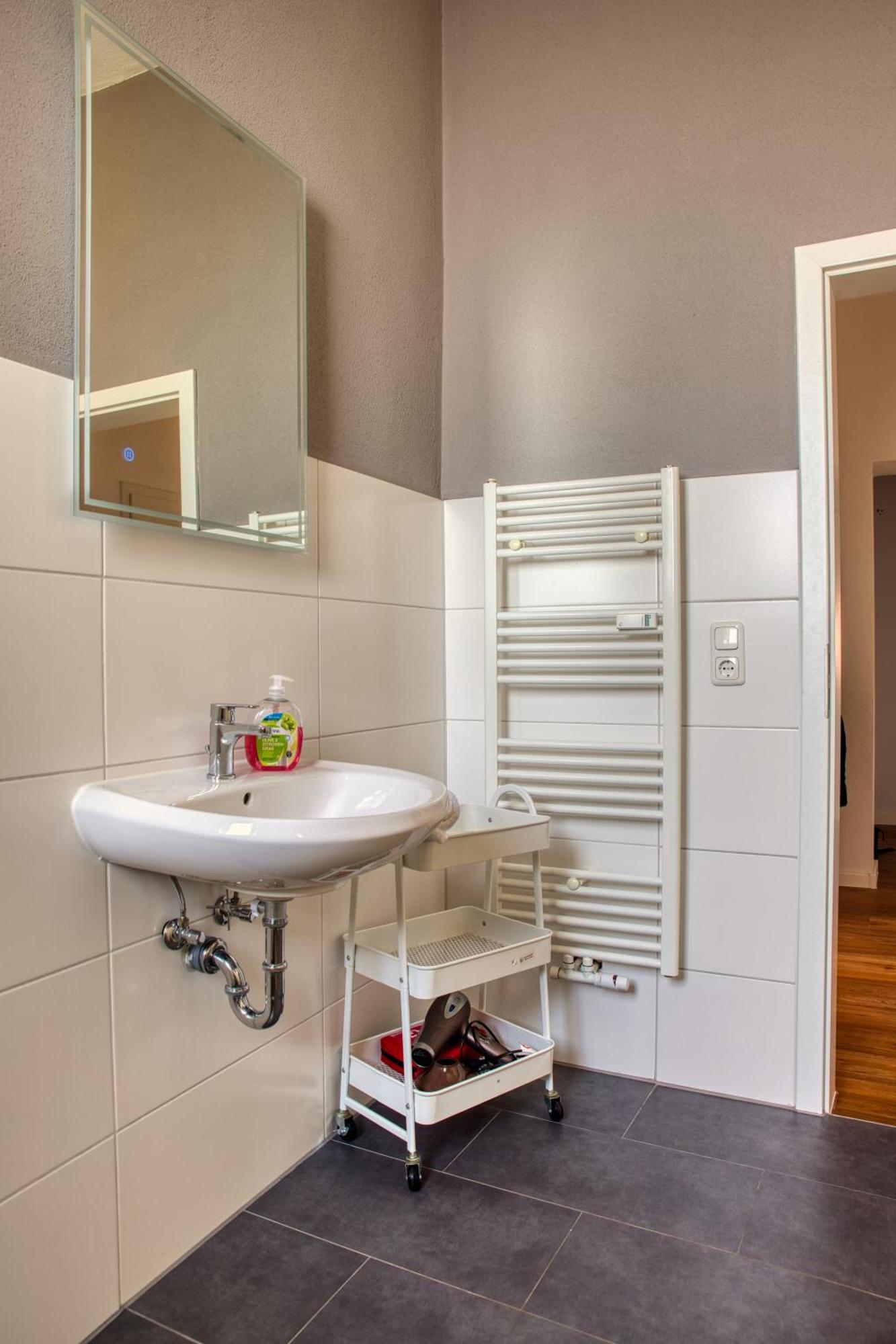 Wen Bhf Neu & Zentral In Weiden Fuer Bis Zu 6 Personen Appartement Weiden in der Oberpfalz Buitenkant foto