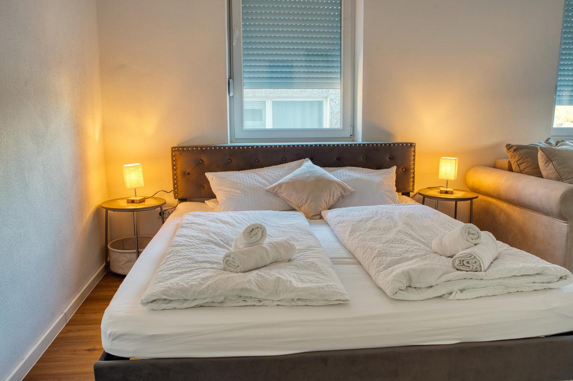 Wen Bhf Neu & Zentral In Weiden Fuer Bis Zu 6 Personen Appartement Weiden in der Oberpfalz Buitenkant foto
